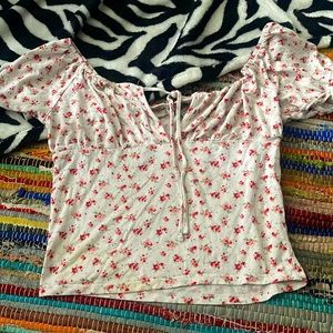 CUTE FLORAL TOP
